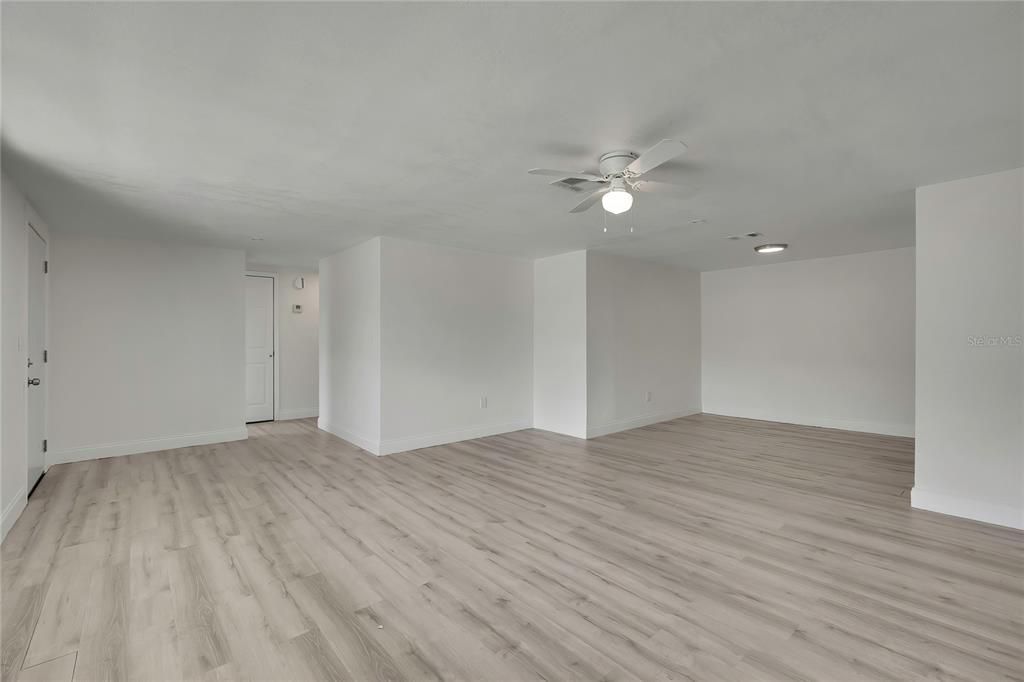En Venta: $225,000 (3 camas, 2 baños, 1345 Pies cuadrados)