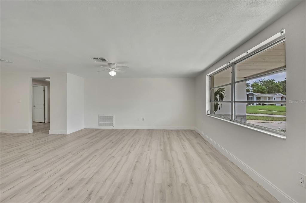 En Venta: $225,000 (3 camas, 2 baños, 1345 Pies cuadrados)
