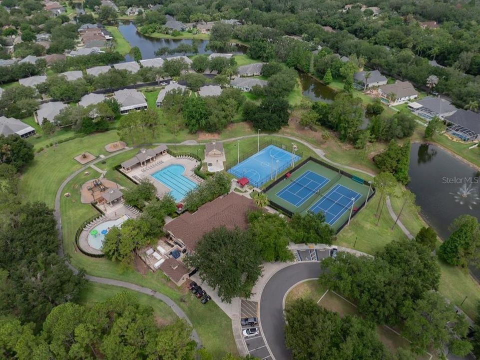 Activo con contrato: $339,900 (4 camas, 2 baños, 1343 Pies cuadrados)