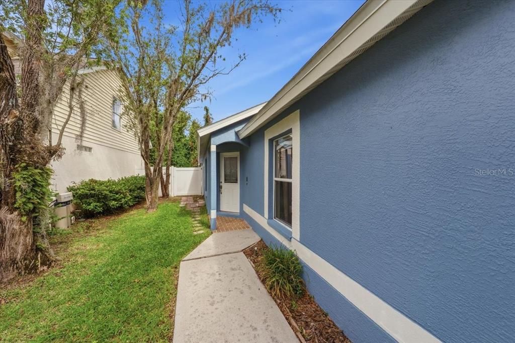 Activo con contrato: $339,900 (4 camas, 2 baños, 1343 Pies cuadrados)