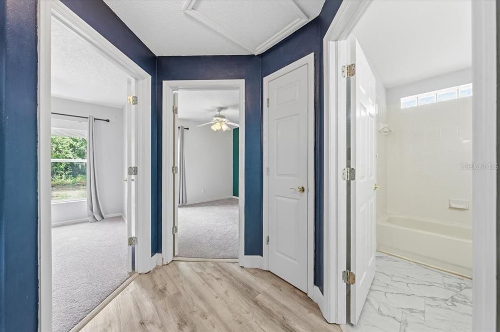 Activo con contrato: $339,900 (4 camas, 2 baños, 1343 Pies cuadrados)