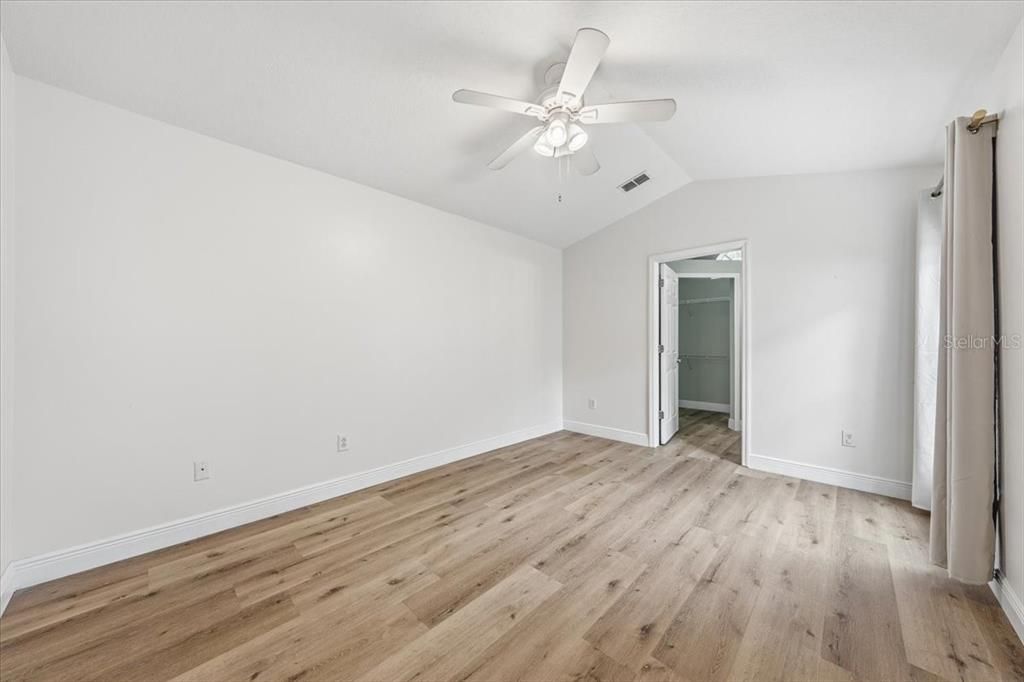 Activo con contrato: $339,900 (4 camas, 2 baños, 1343 Pies cuadrados)
