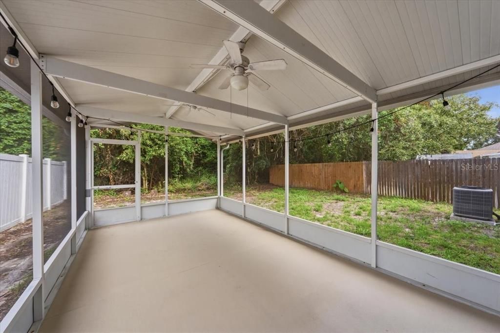 Activo con contrato: $339,900 (4 camas, 2 baños, 1343 Pies cuadrados)