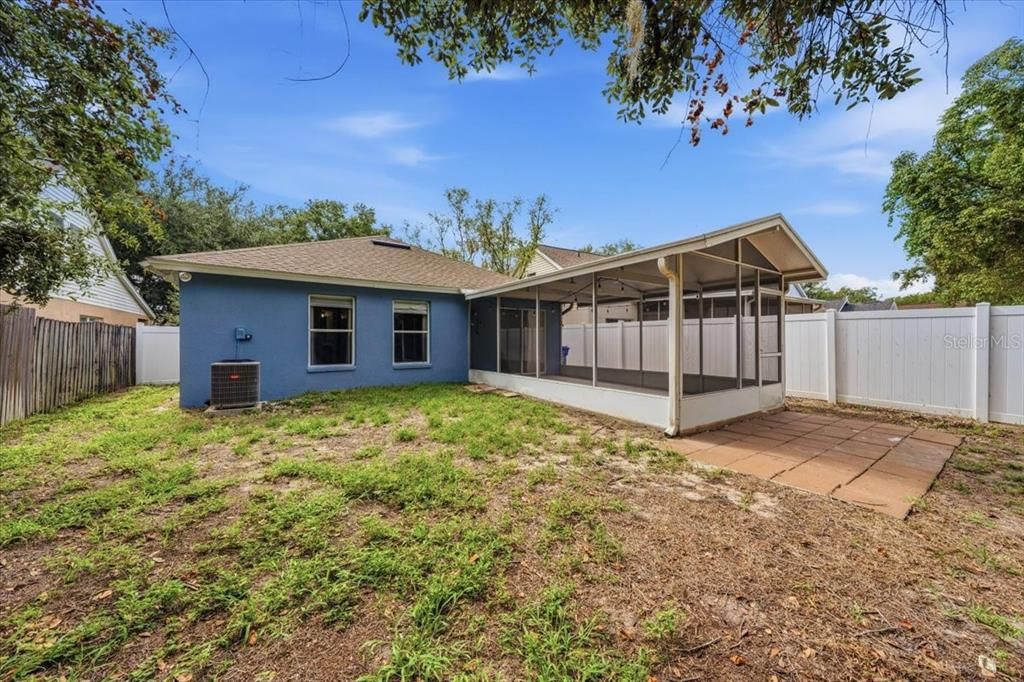 Activo con contrato: $339,900 (4 camas, 2 baños, 1343 Pies cuadrados)