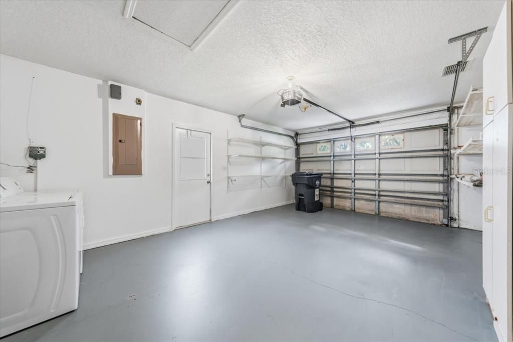 Activo con contrato: $339,900 (4 camas, 2 baños, 1343 Pies cuadrados)