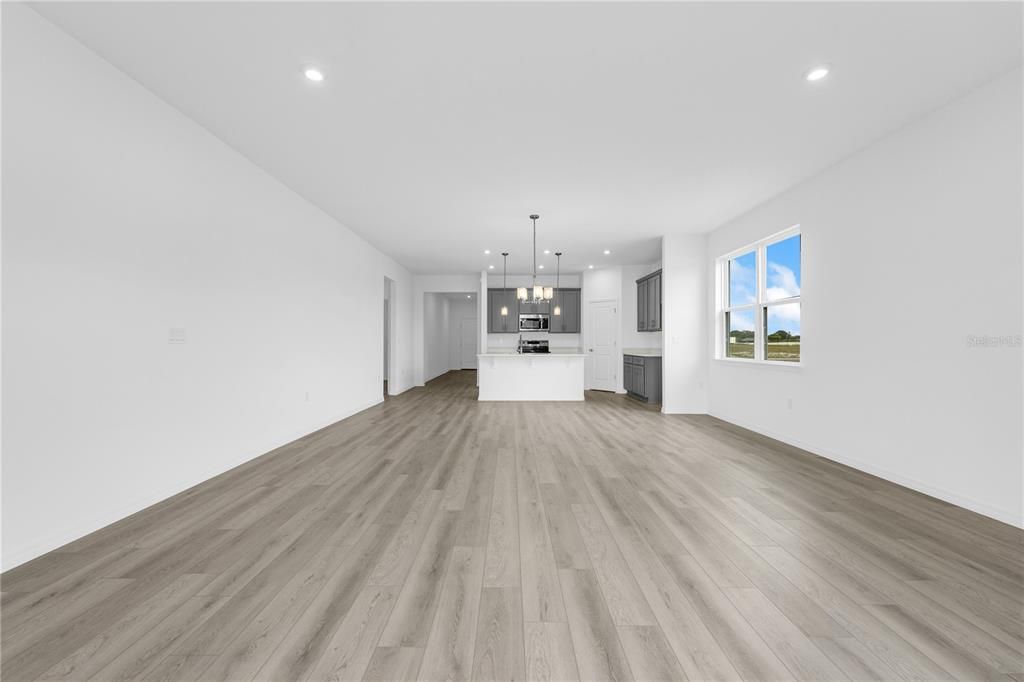 En Venta: $450,500 (4 camas, 3 baños, 2210 Pies cuadrados)