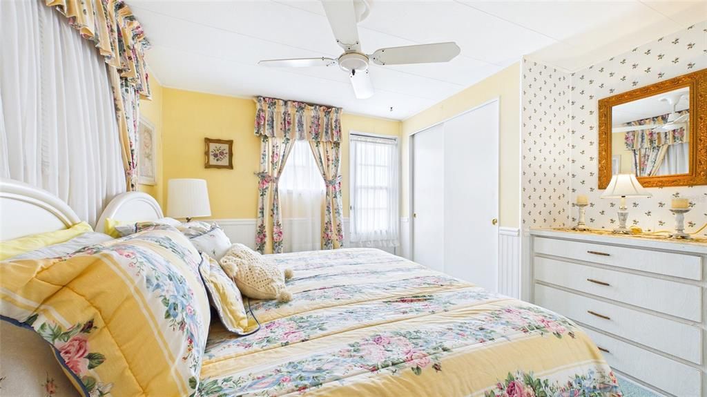 For Sale: $99,500 (2 beds, 1 baths, 798 Square Feet)