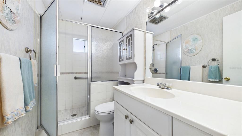 For Sale: $99,500 (2 beds, 1 baths, 798 Square Feet)