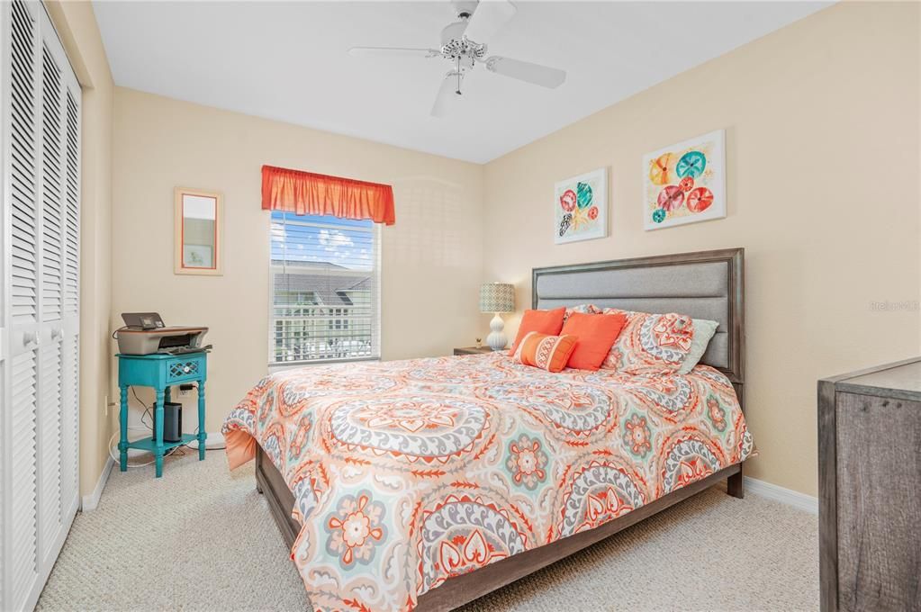 For Sale: $250,000 (2 beds, 2 baths, 1110 Square Feet)