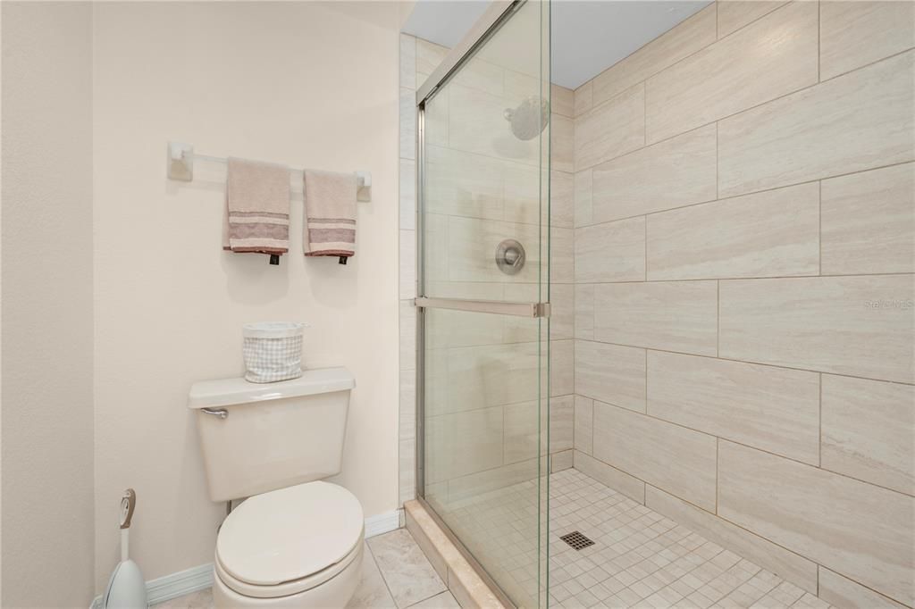 For Sale: $250,000 (2 beds, 2 baths, 1110 Square Feet)