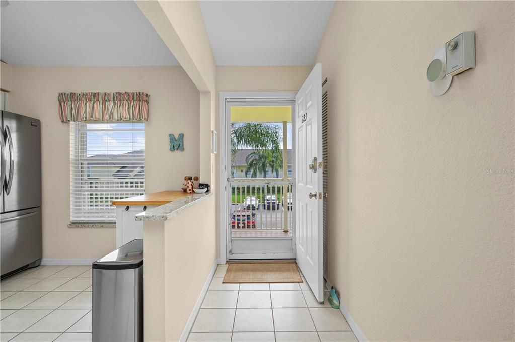 For Sale: $250,000 (2 beds, 2 baths, 1110 Square Feet)