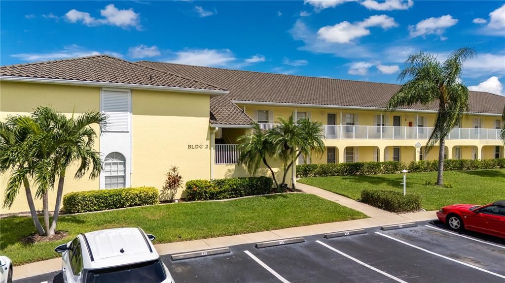 For Sale: $250,000 (2 beds, 2 baths, 1110 Square Feet)