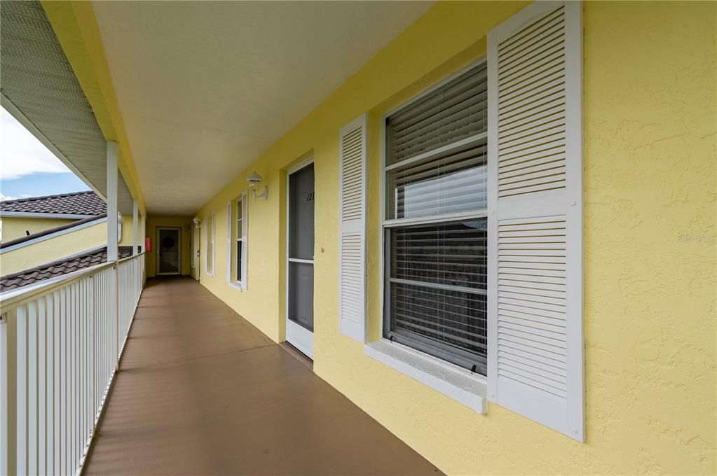 For Sale: $250,000 (2 beds, 2 baths, 1110 Square Feet)