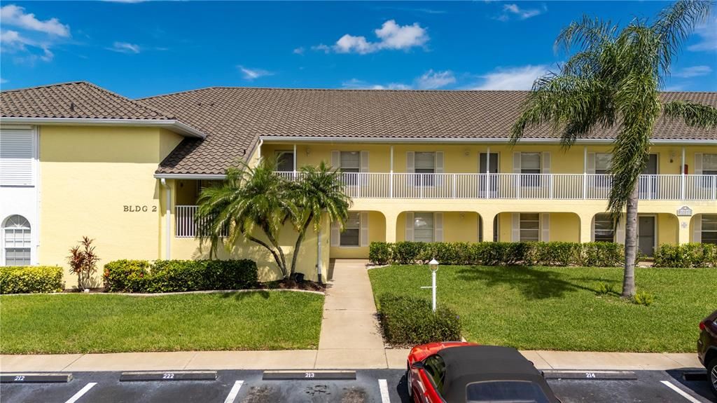 For Sale: $250,000 (2 beds, 2 baths, 1110 Square Feet)