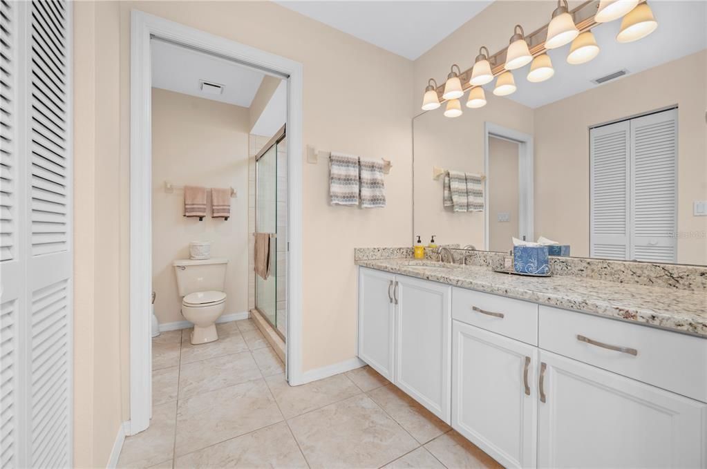 For Sale: $250,000 (2 beds, 2 baths, 1110 Square Feet)