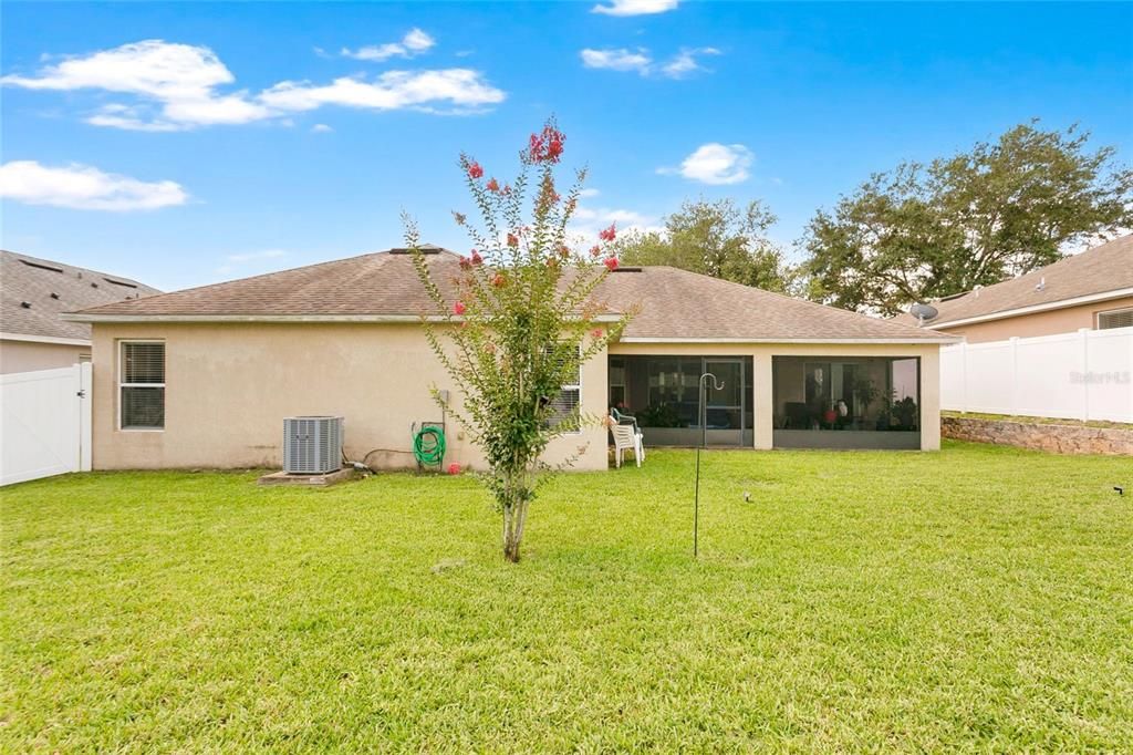 En Venta: $375,000 (4 camas, 2 baños, 1943 Pies cuadrados)
