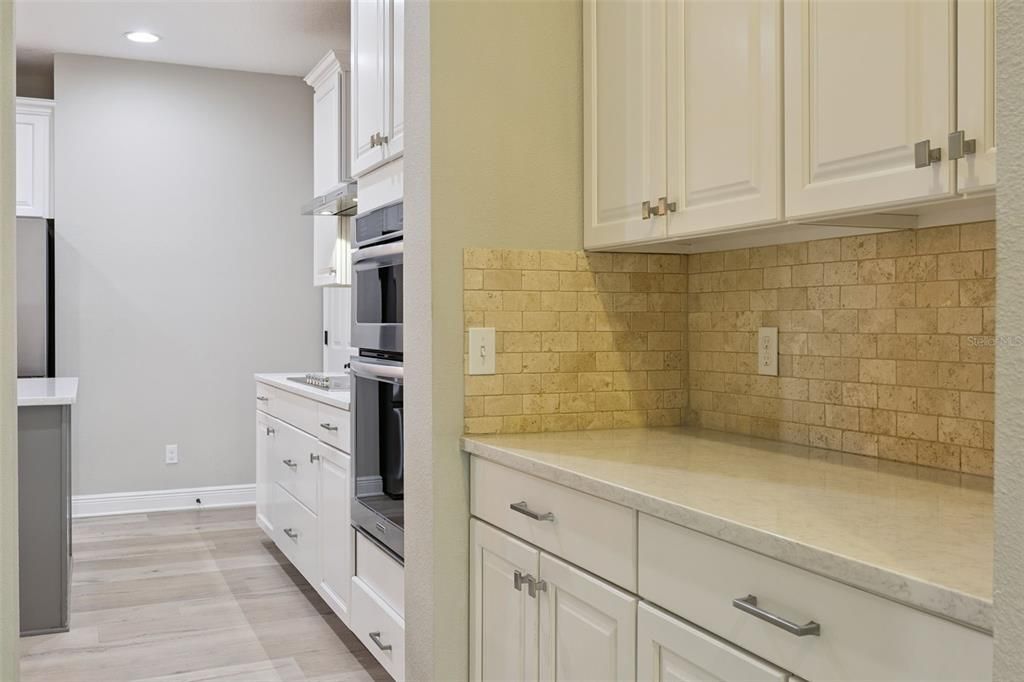 En Venta: $975,000 (4 camas, 3 baños, 3061 Pies cuadrados)