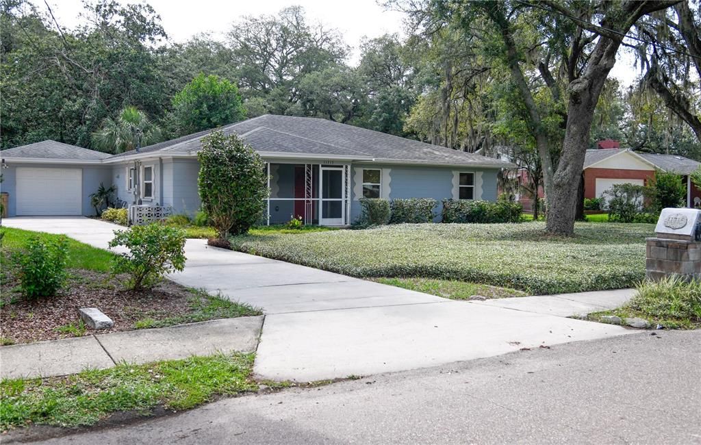 For Sale: $395,000 (2 beds, 2 baths, 1689 Square Feet)