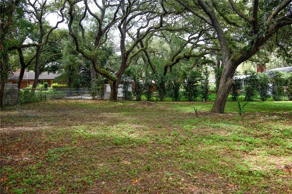 For Sale: $395,000 (2 beds, 2 baths, 1689 Square Feet)