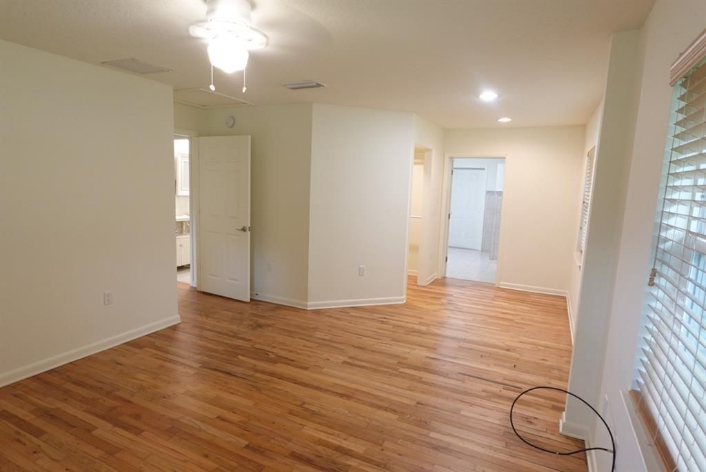 For Sale: $395,000 (2 beds, 2 baths, 1689 Square Feet)