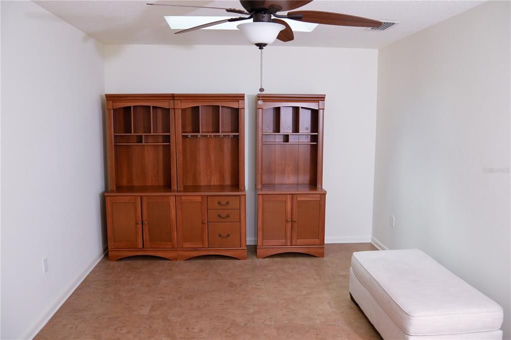 For Sale: $395,000 (2 beds, 2 baths, 1689 Square Feet)