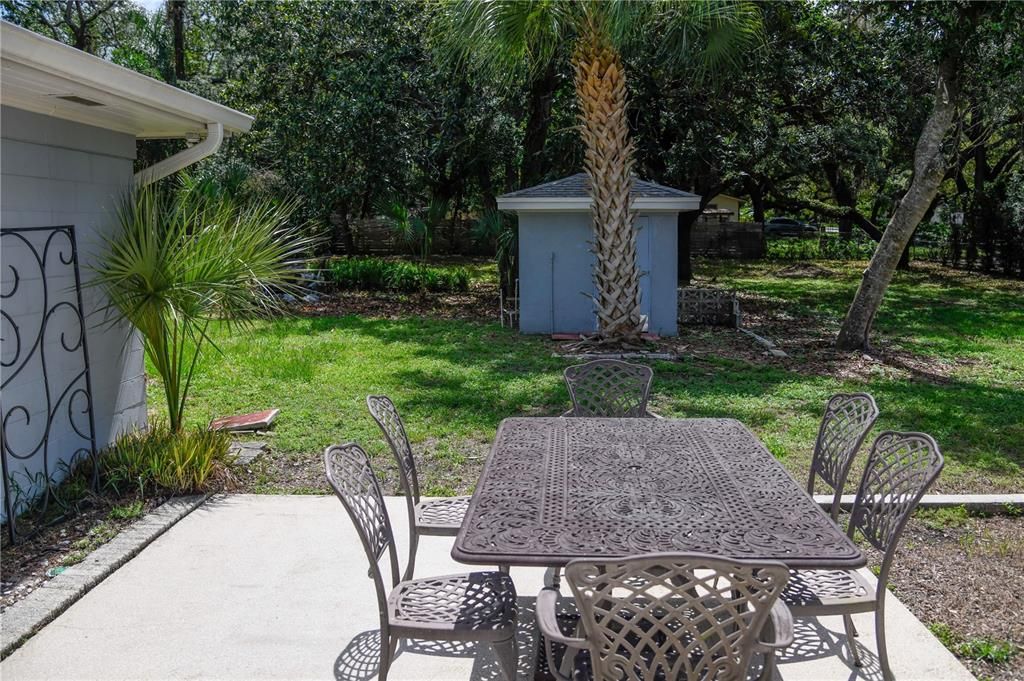 For Sale: $395,000 (2 beds, 2 baths, 1689 Square Feet)