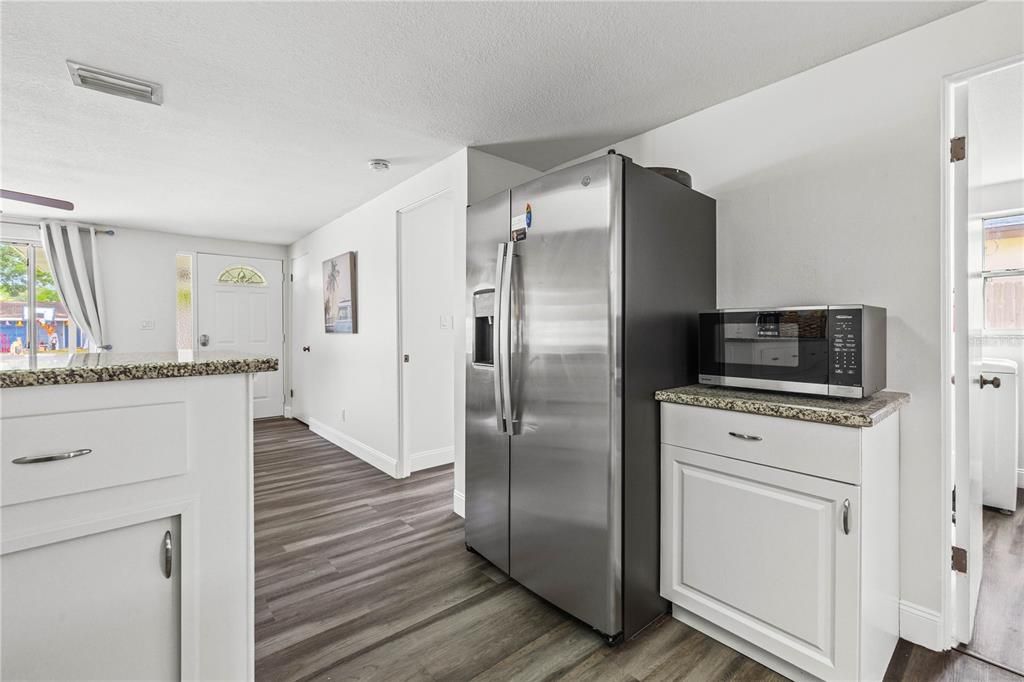 For Sale: $400,000 (4 beds, 2 baths, 1570 Square Feet)