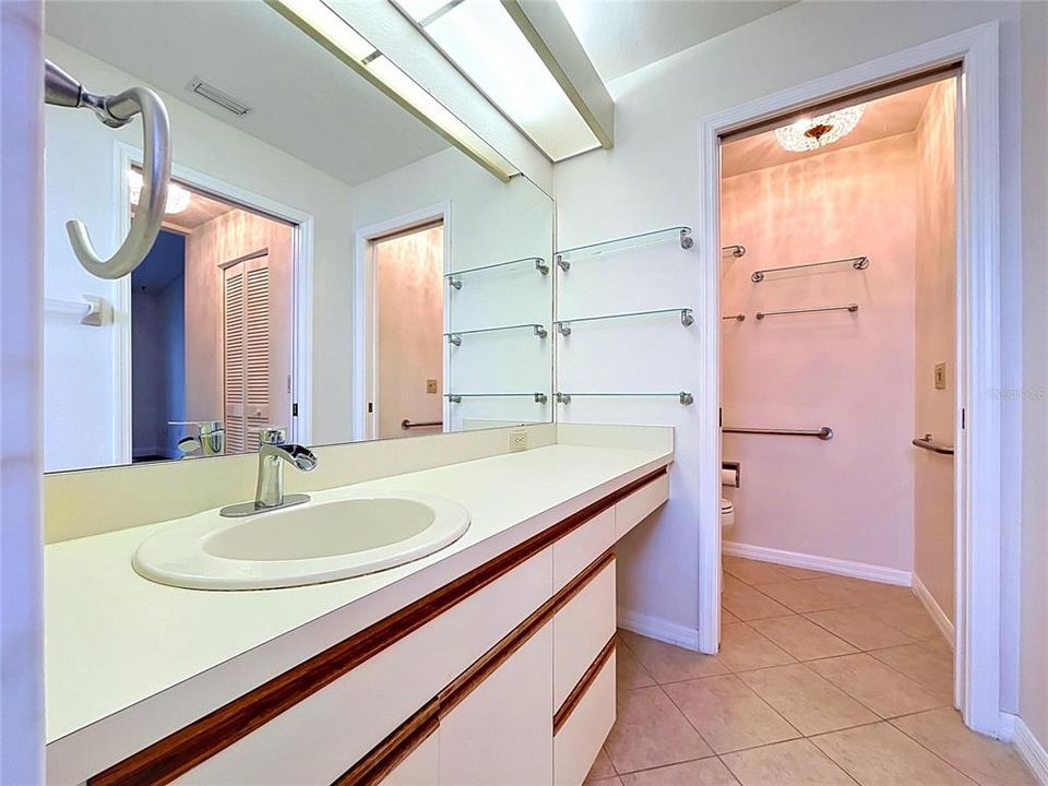 На продажу: $319,990 (3 спален, 2 ванн, 1532 Квадратных фут)