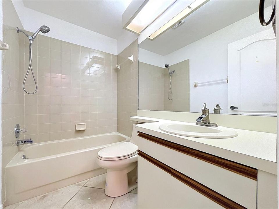 На продажу: $319,990 (3 спален, 2 ванн, 1532 Квадратных фут)