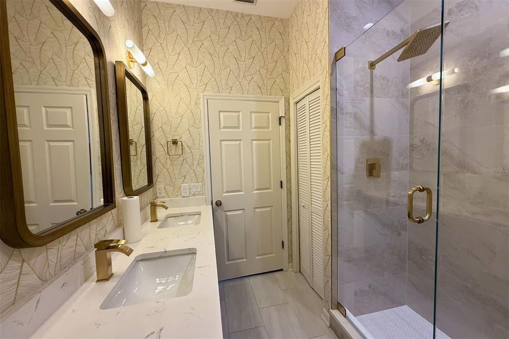 En Venta: $849,000 (3 camas, 2 baños, 2384 Pies cuadrados)