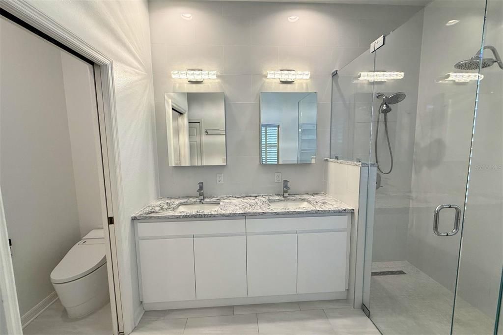 En Venta: $849,000 (3 camas, 2 baños, 2384 Pies cuadrados)