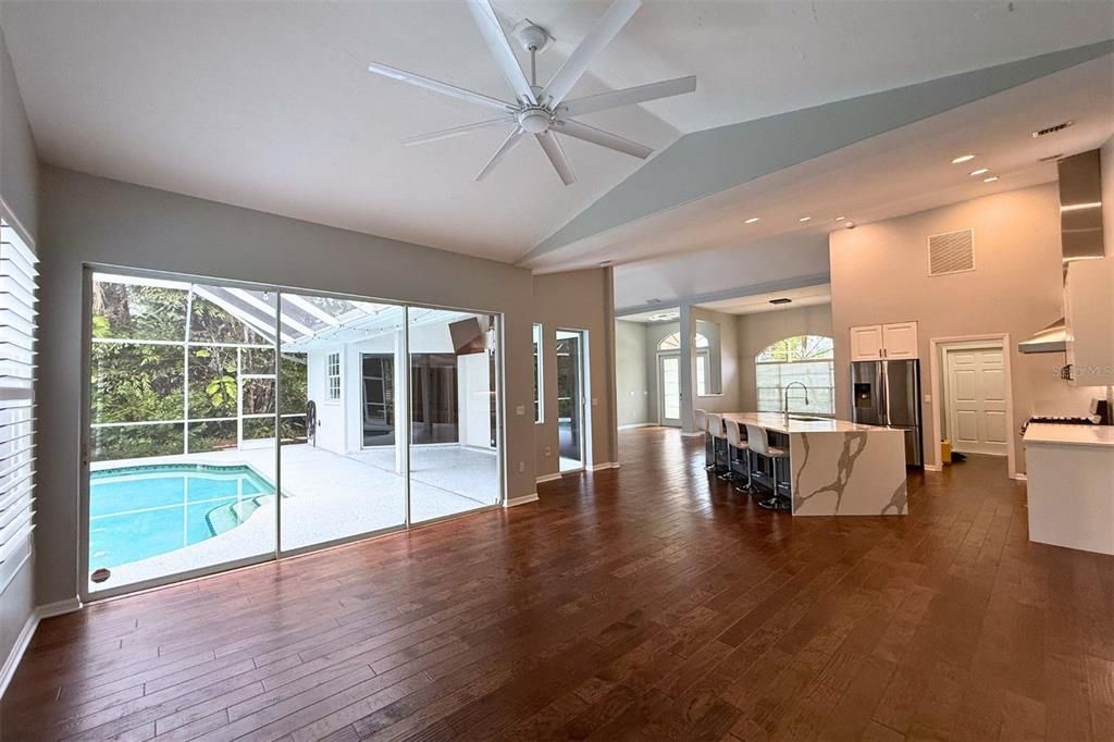 En Venta: $849,000 (3 camas, 2 baños, 2384 Pies cuadrados)