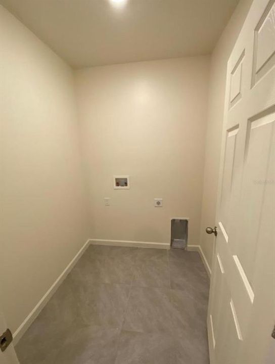 For Rent: $2,200 (3 beds, 2 baths, 1768 Square Feet)