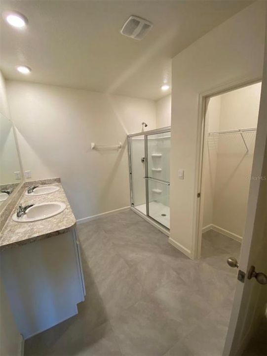 For Rent: $2,200 (3 beds, 2 baths, 1768 Square Feet)