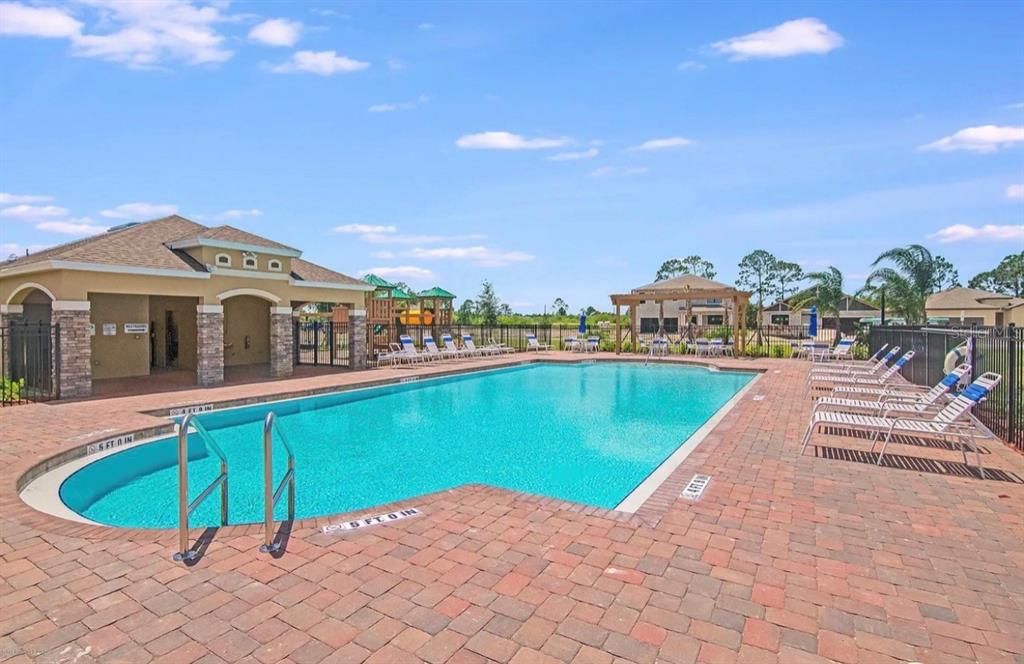 For Rent: $2,200 (3 beds, 2 baths, 1768 Square Feet)