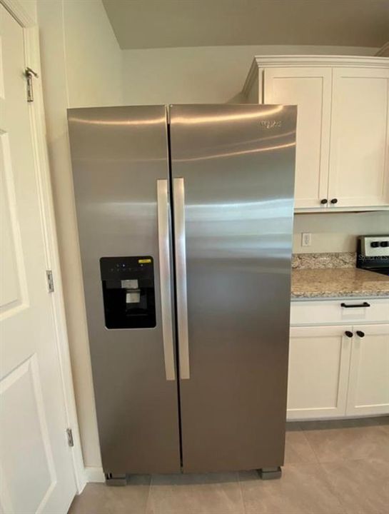 For Rent: $2,200 (3 beds, 2 baths, 1768 Square Feet)