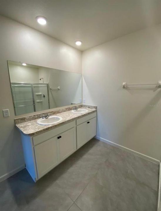 For Rent: $2,200 (3 beds, 2 baths, 1768 Square Feet)