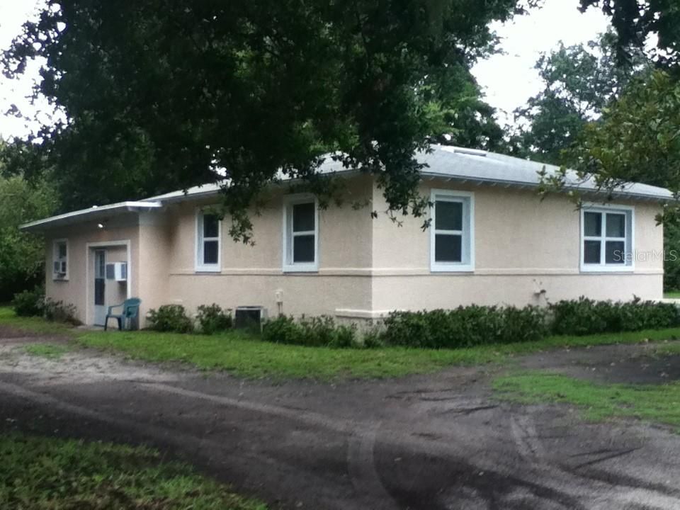 For Rent: $1,325 (3 beds, 2 baths, 400 Square Feet)