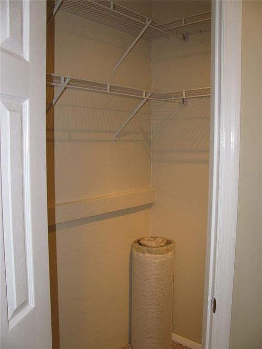 For Rent: $1,325 (3 beds, 2 baths, 400 Square Feet)