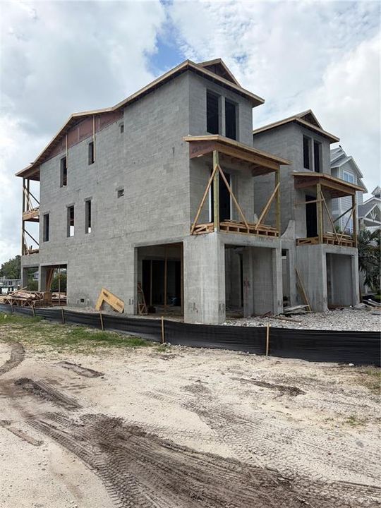 For Sale: $3,999,000 (5 beds, 4 baths, 3705 Square Feet)