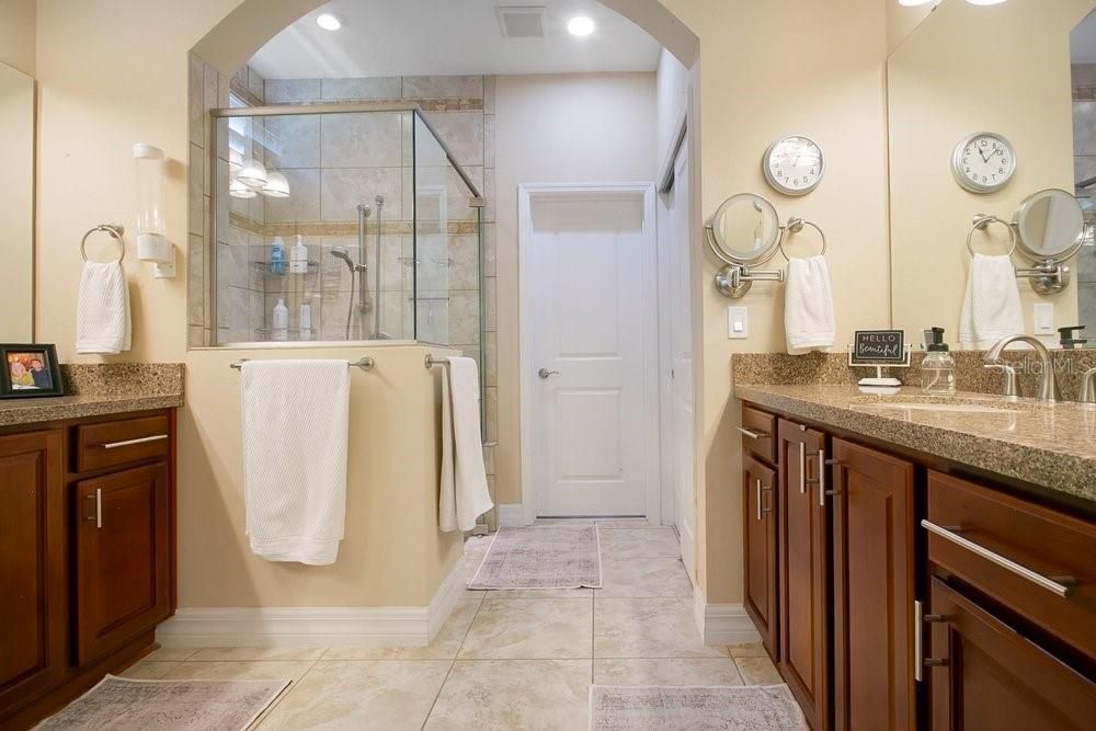 En Venta: $450,000 (3 camas, 2 baños, 1950 Pies cuadrados)