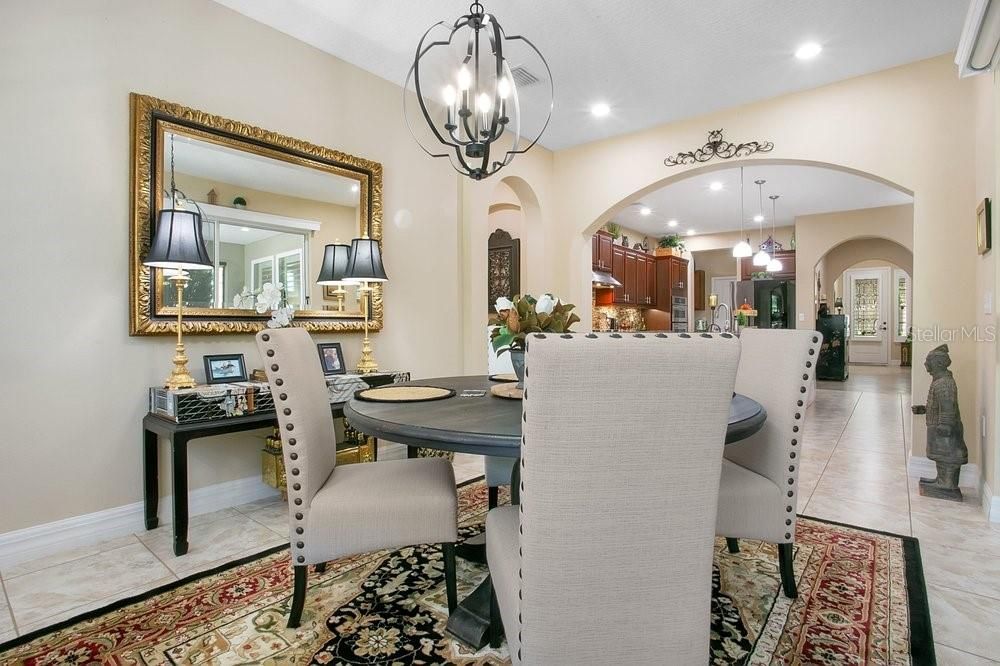 En Venta: $450,000 (3 camas, 2 baños, 1950 Pies cuadrados)