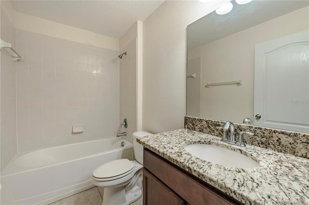 En Venta: $370,000 (3 camas, 2 baños, 2062 Pies cuadrados)