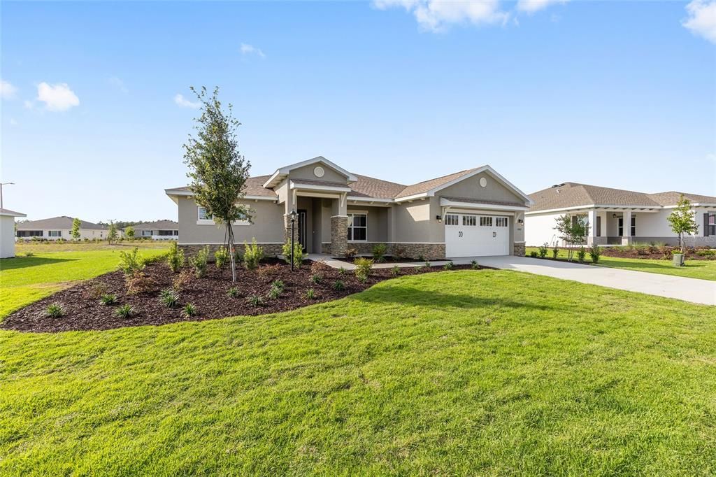 Active With Contract: $443,865 (2 beds, 2 baths, 1718 Square Feet)