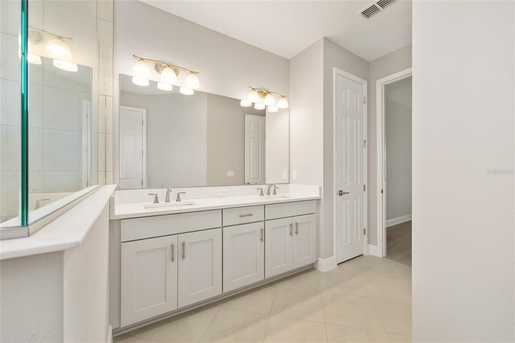 Active With Contract: $443,865 (2 beds, 2 baths, 1718 Square Feet)