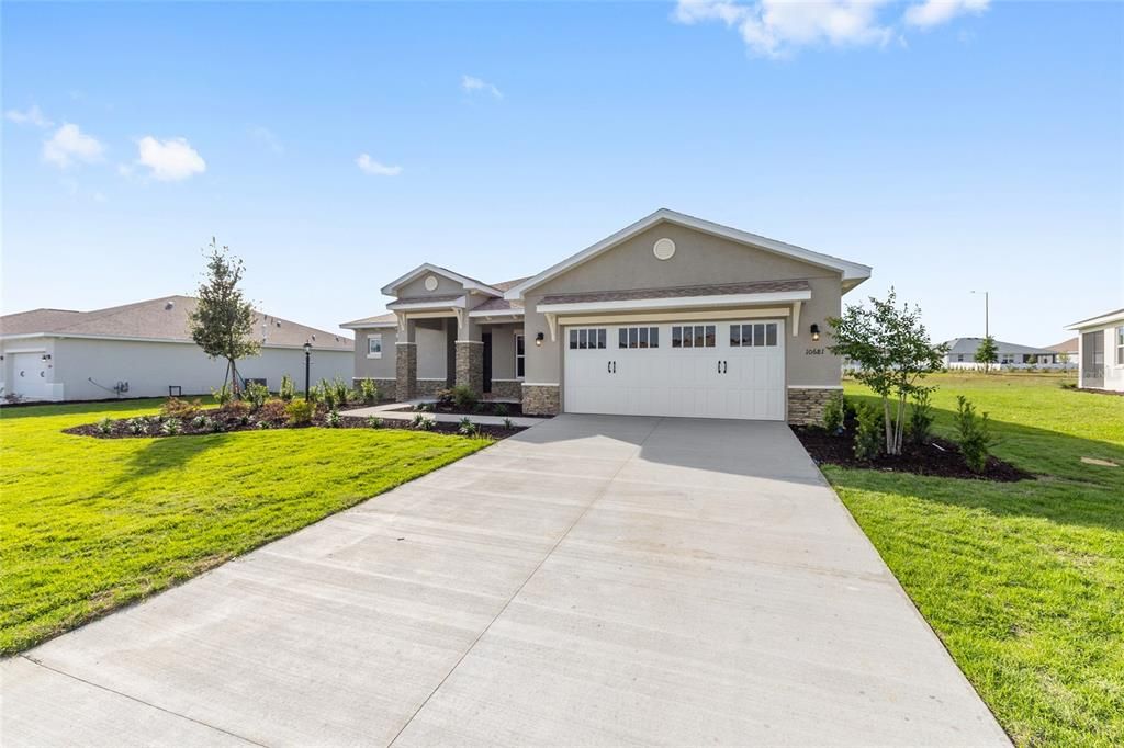 Active With Contract: $443,865 (2 beds, 2 baths, 1718 Square Feet)