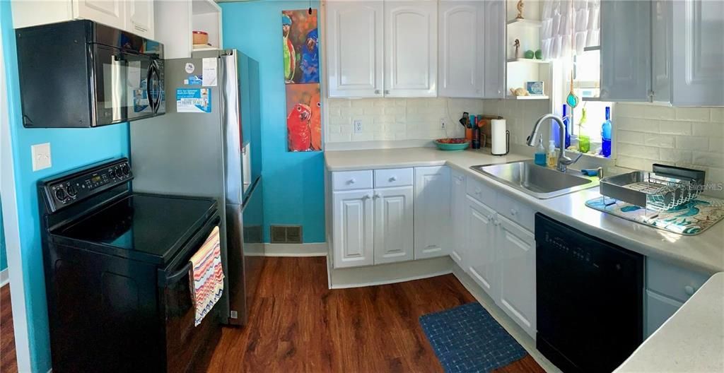 En Venta: $1,900,000 (3 camas, 2 baños, 1654 Pies cuadrados)
