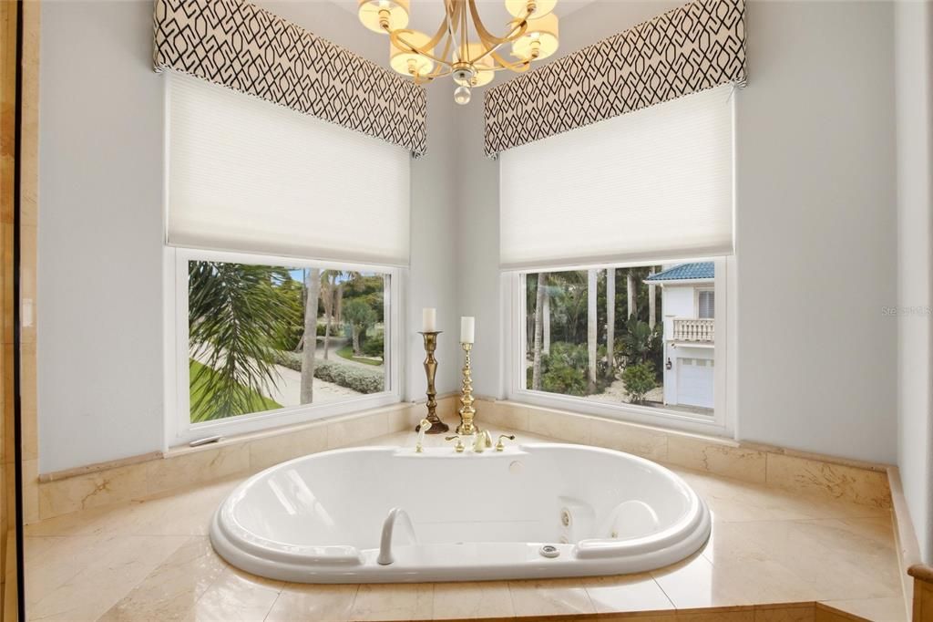 En Venta: $5,500,000 (6 camas, 5 baños, 6215 Pies cuadrados)