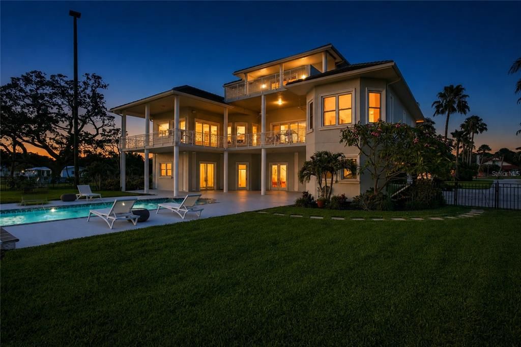 En Venta: $5,500,000 (6 camas, 5 baños, 6215 Pies cuadrados)