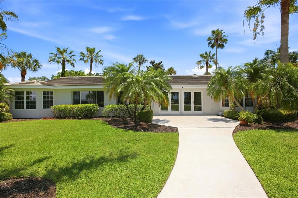 En Venta: $5,500,000 (6 camas, 5 baños, 6215 Pies cuadrados)